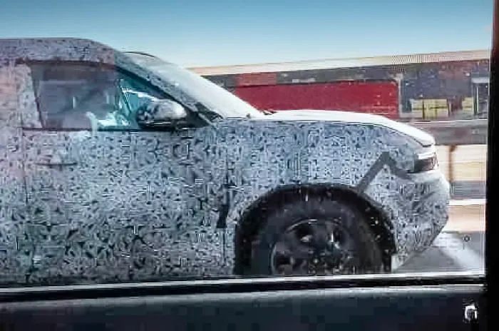 Next-gen Renault Duster Spied Testing in India