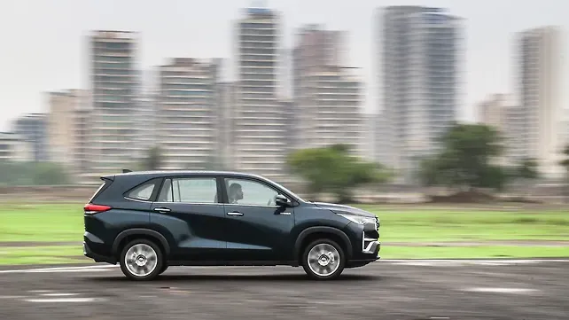 Toyota Innova Hycross Hybrid mileage