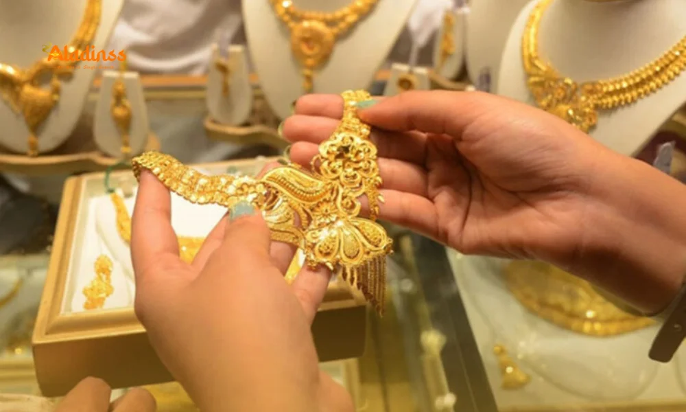 Gold MCX Record High: Buy or Sell?