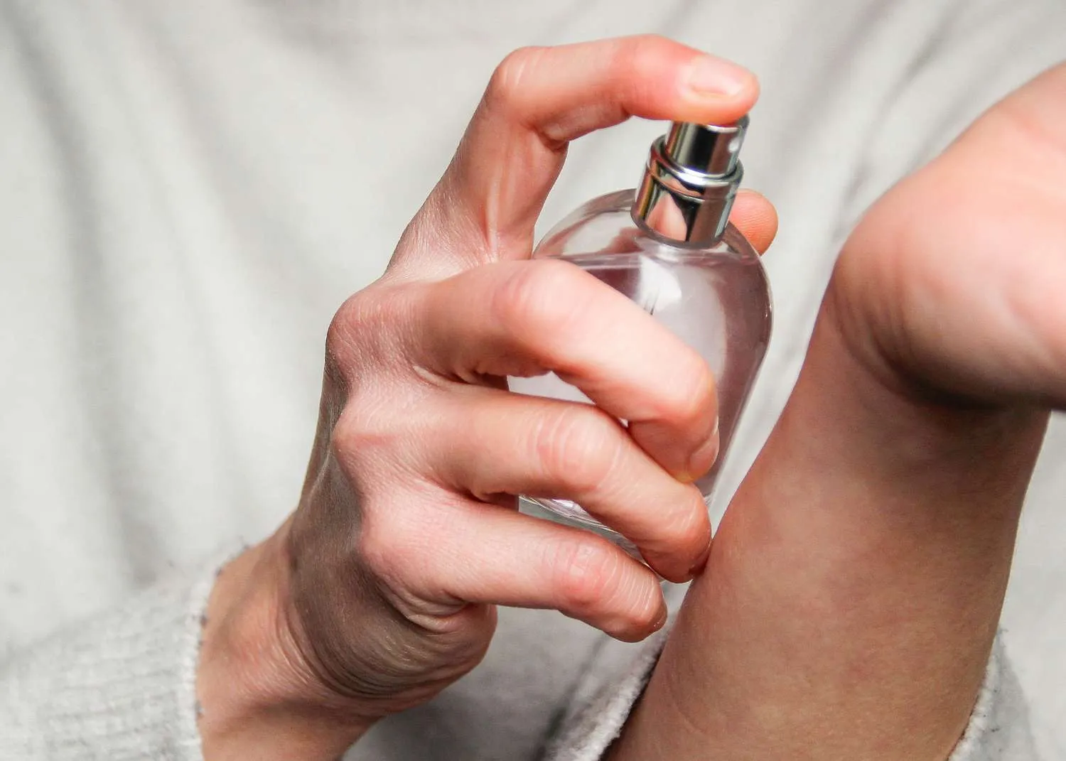 Perfume application tips for lasting scent
