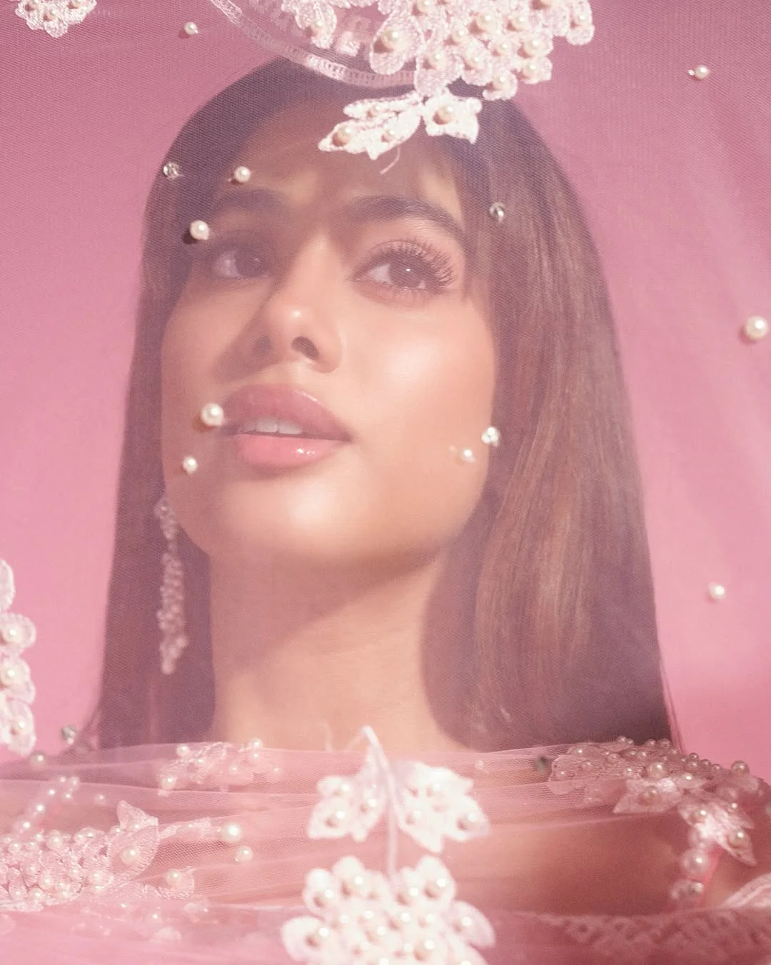 Styling and Accessories in Janhvi Kapoor's Blush Pink Lehenga Look
