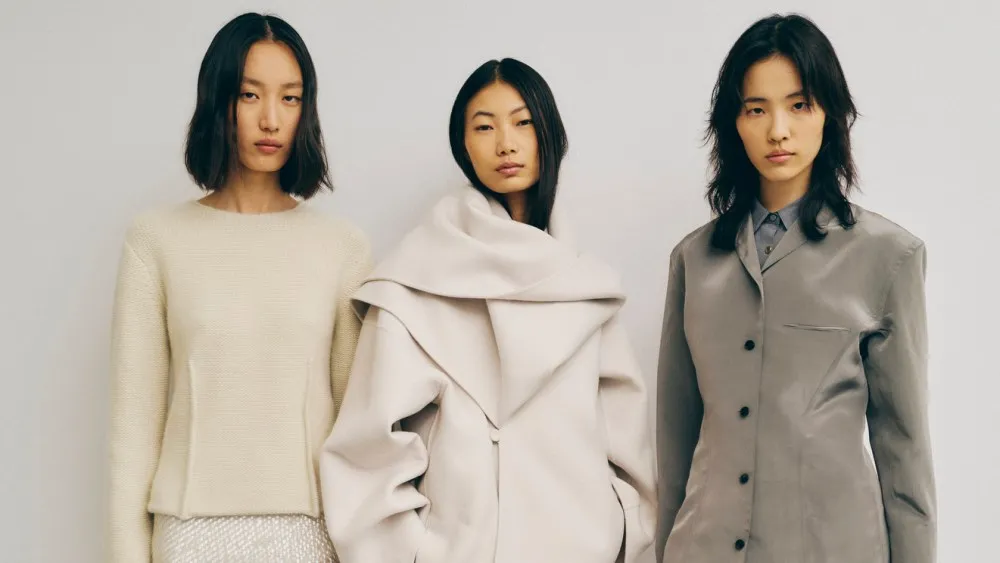 Minimalist women's fashion featuring clean lines and neutral palettes for sustainable style
