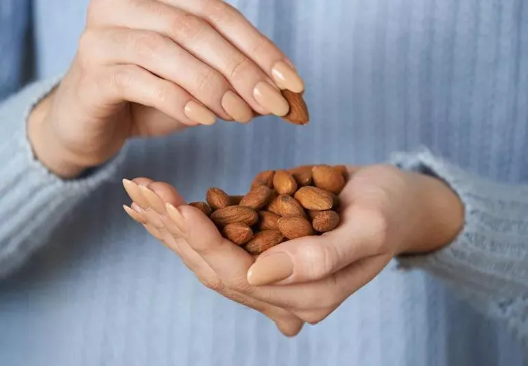 Benefits of eating almonds 2025
