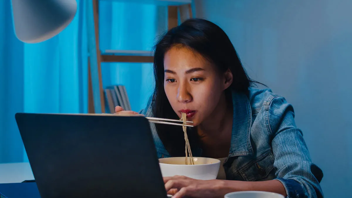 Healthy snacking tips after 6 PM 2025