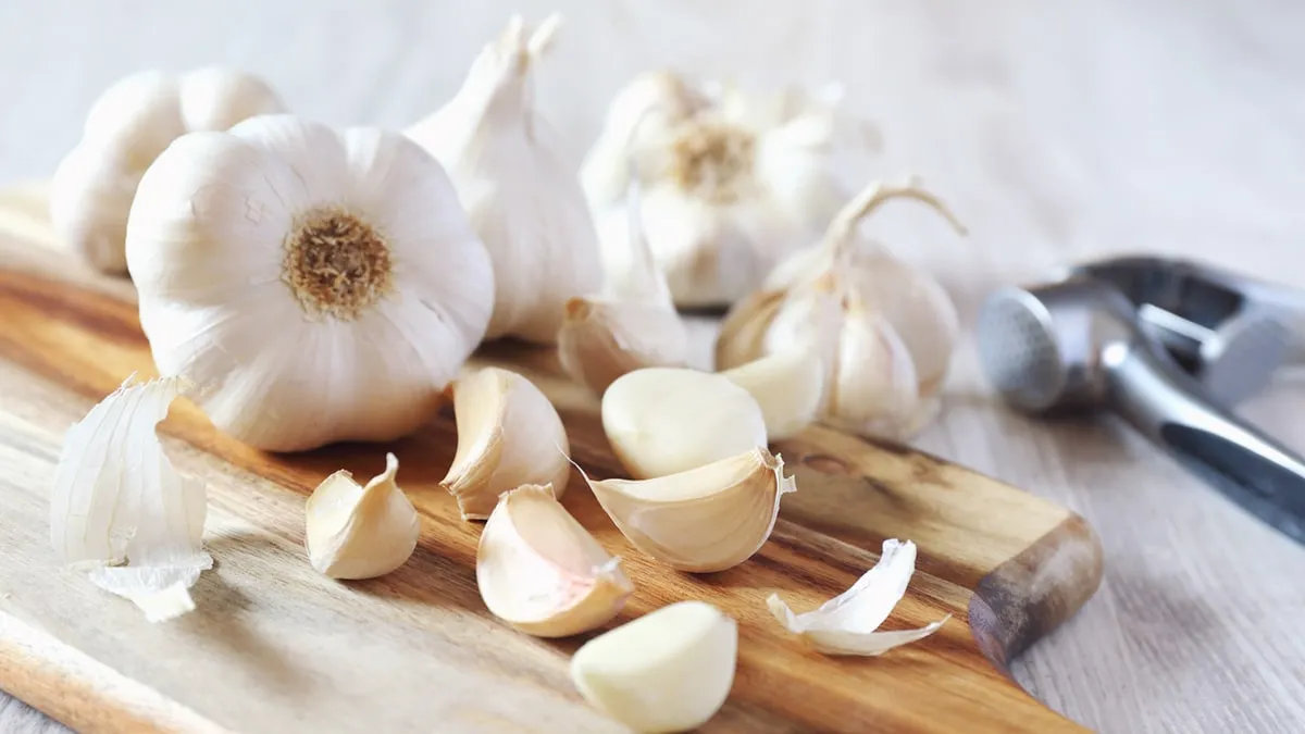 Benefits of Garlic on Empty Stomach