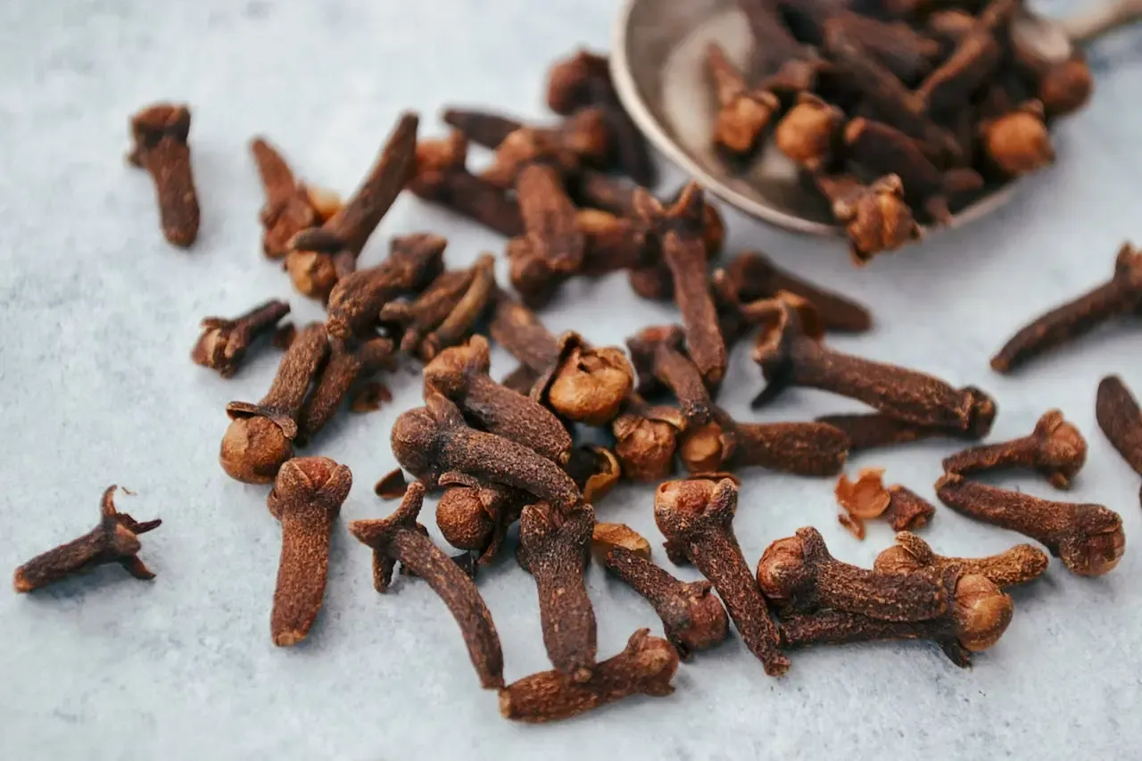 cloves side effects