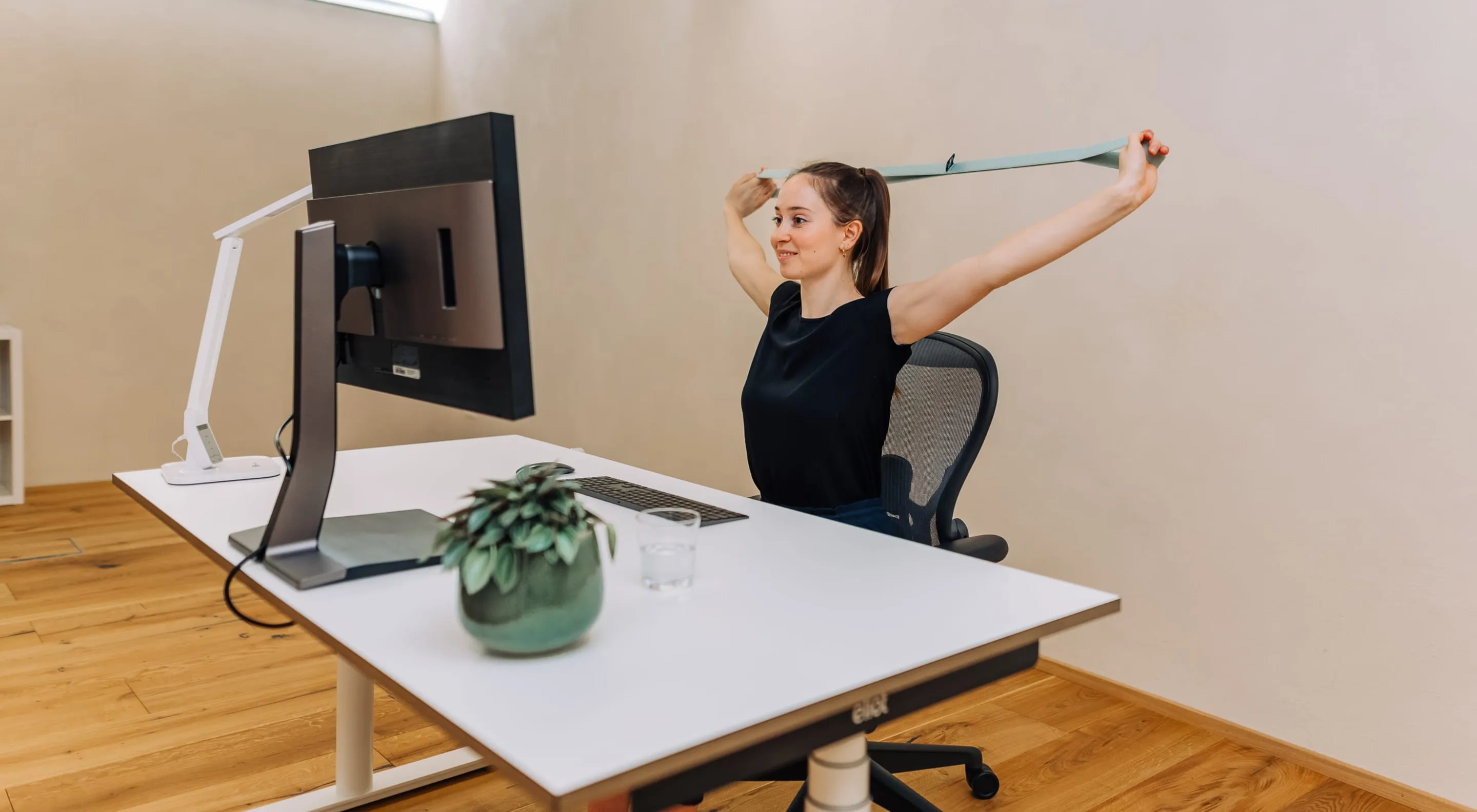 10-Minute Standing Desk Workout for Office Workers