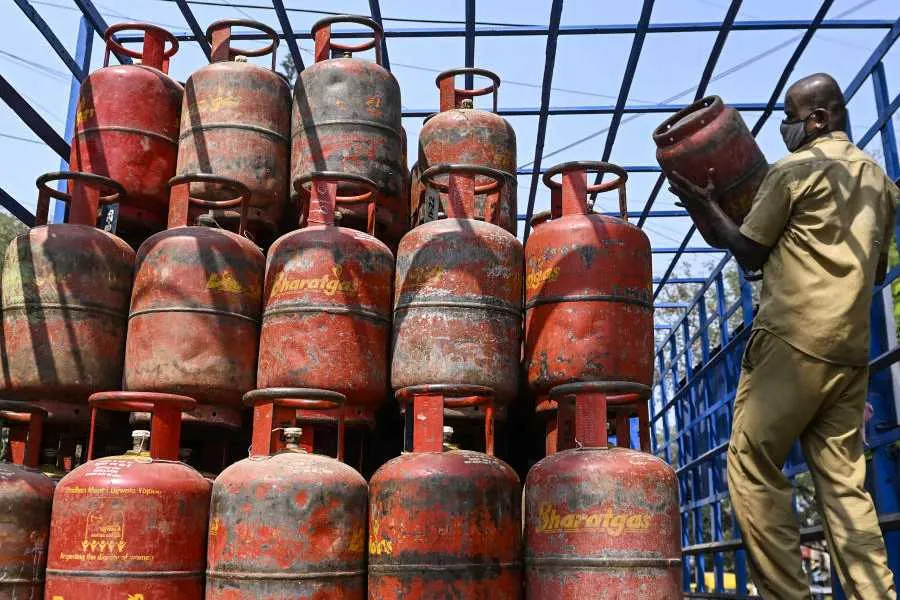 LPG price today domestic commercial India