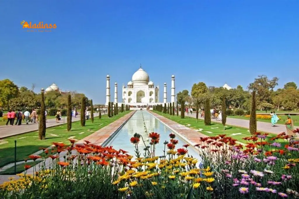 Taj Mahal Agra Complete Guide to History, Architecture & Visiting Tips