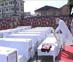 Amit Shah Pays Tribute to Victims of Pahalgam Terror Attack