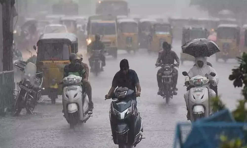 Heavy Rain Alert in 12 Tamil Nadu Districts Today – IMD Weather Update