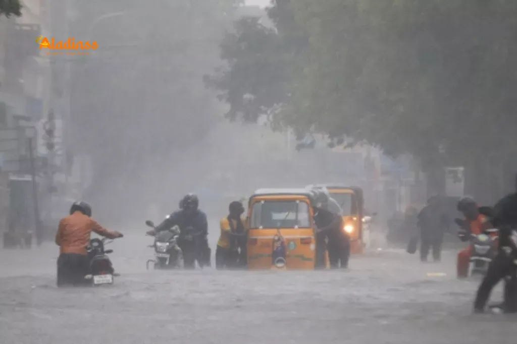 Heavy Rain Forecast in 13 Tamil Nadu Districts – IMD Issues Thunderstorm Alert with Lightning and Winds