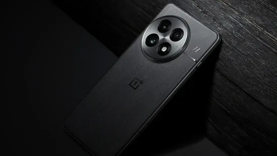 OnePlus 15 5G with Snapdragon 8 Elite 2
