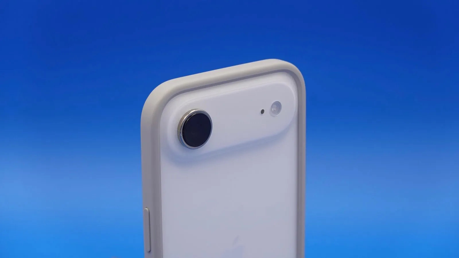 Apple iPhone Air and iPhone 17 Pro Camera Bug Fix