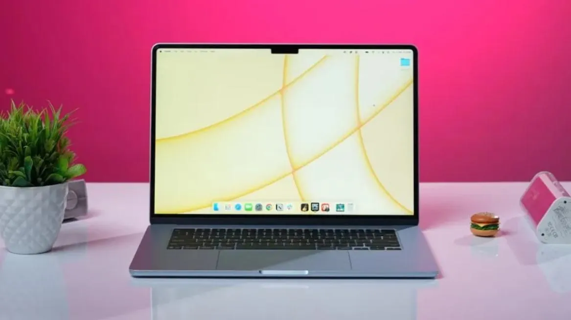 Apple touch-screen MacBook 2026