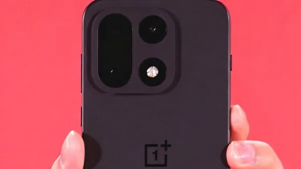 OnePlus 15T launch timeline and 7000mAh battery features