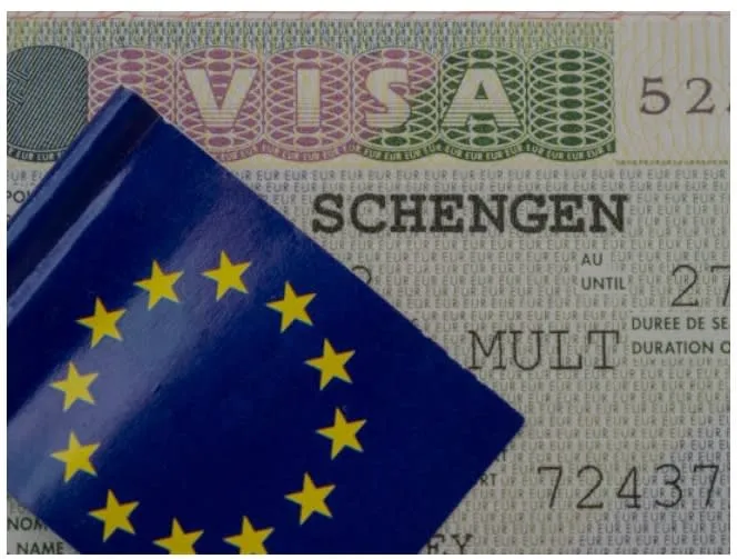 Europe tour tips 2025 Schengen visa budget fees shop hours