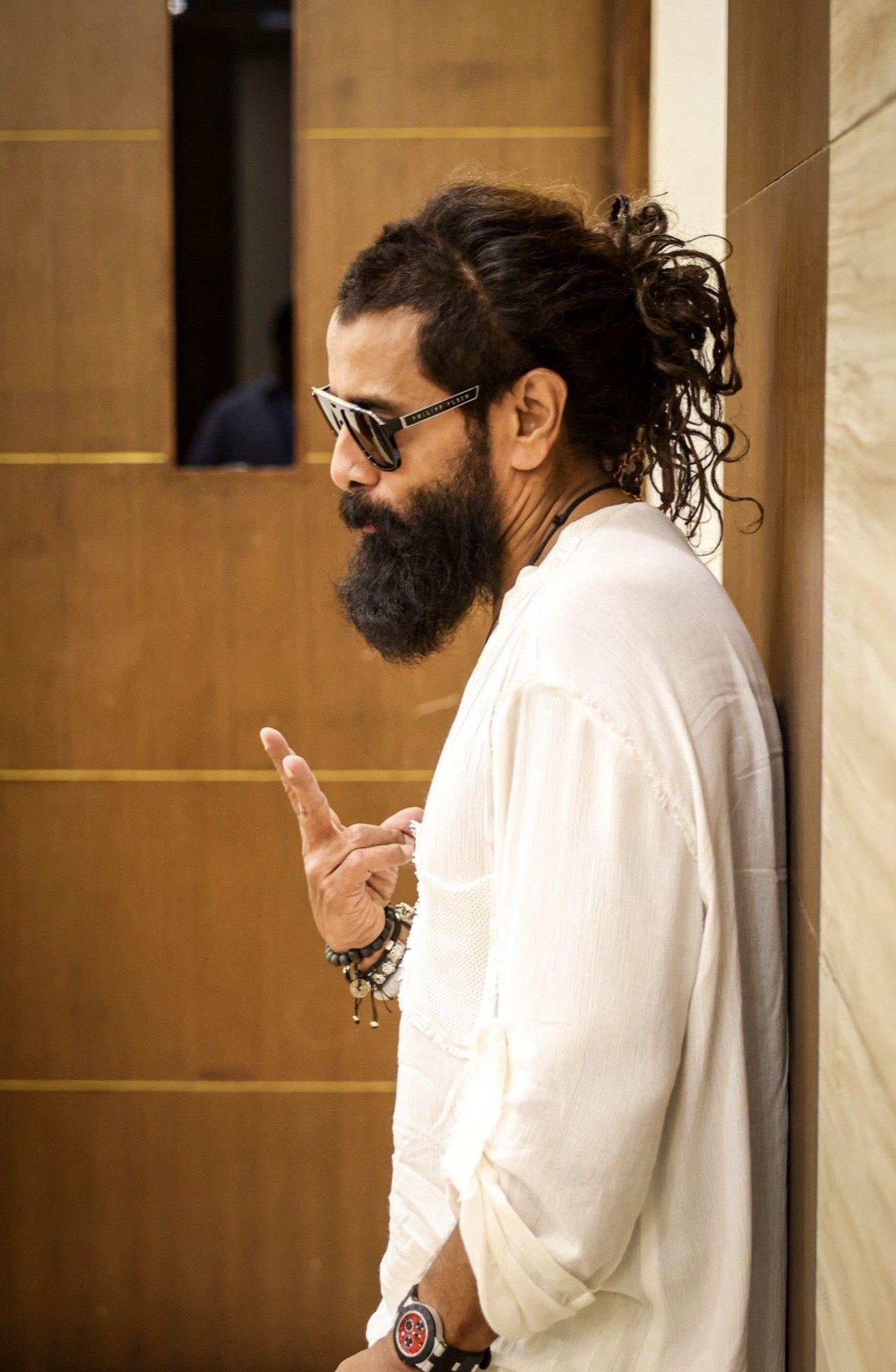 Actor Vikram HD Wallpaper