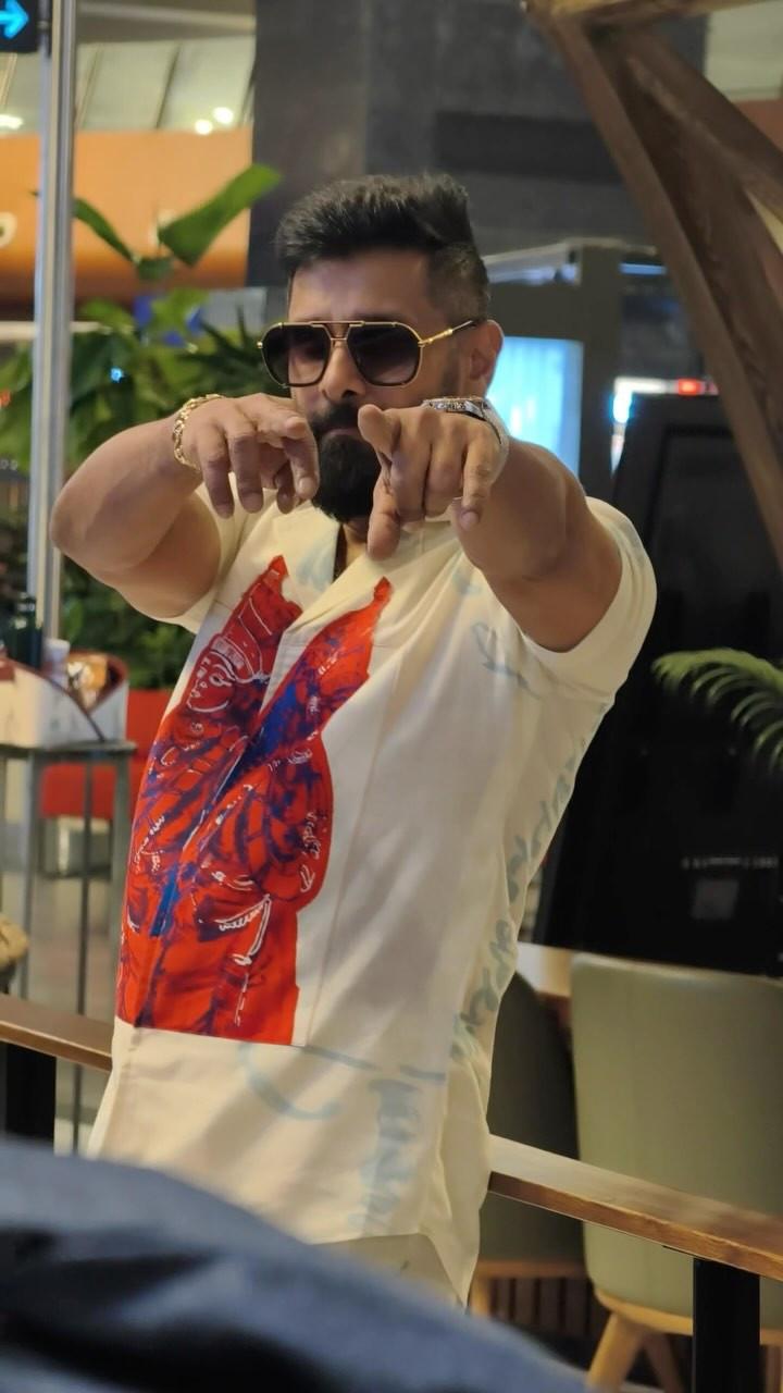 Chiyaan Latest Trending HD Photos