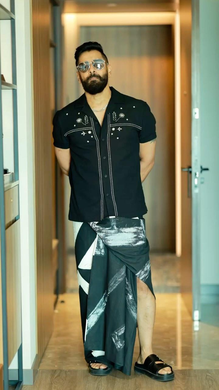 Chiyaan Vikram Freak HD Image