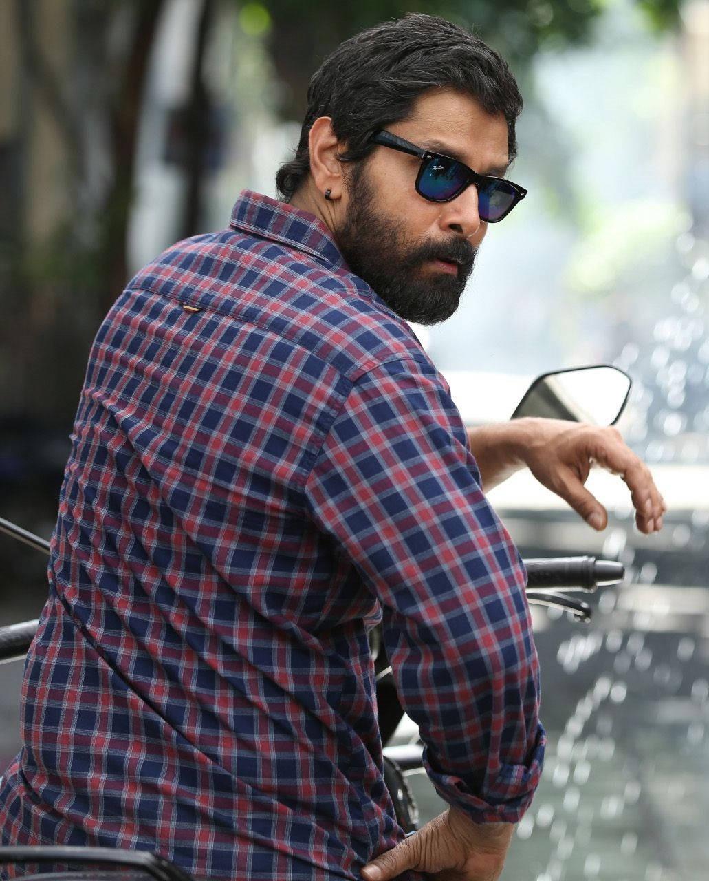 Chiyaan Vikram Stylish Look HD Wallpaper
