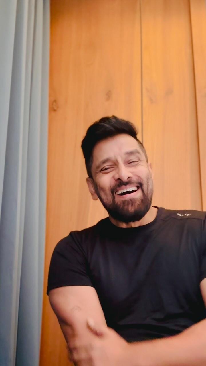 Vikram Smiling Face HD Image