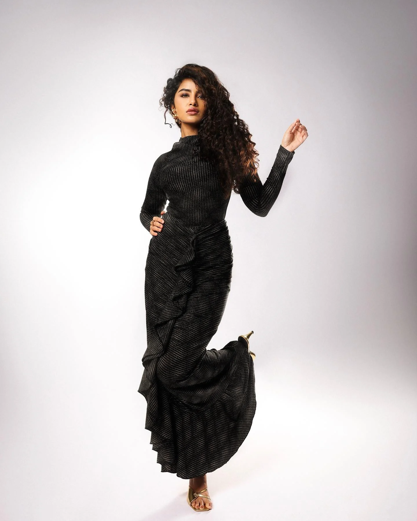 Actress Anupama Glamorous Look in Black Dress Hd Wallpaper
