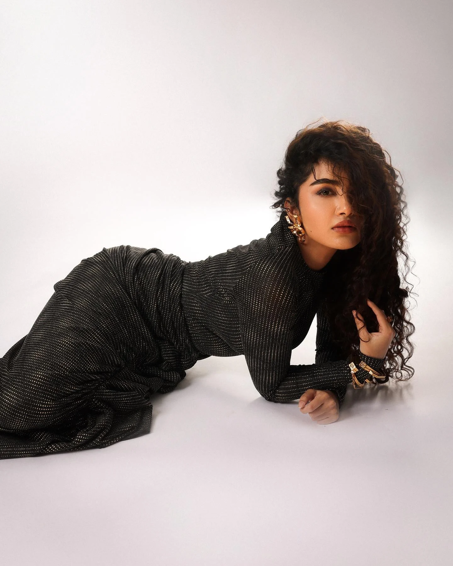 Actress Anupama Glamorous Look in Black Outfit Hd Pic