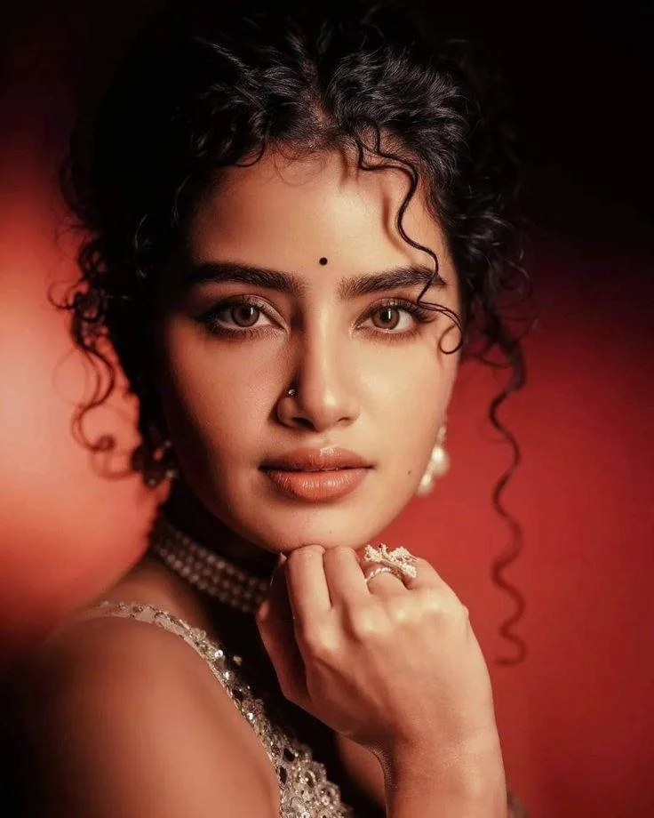Anupama Parameswaran in Elegant Saree Look Portrait