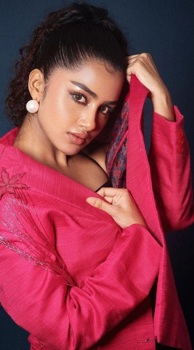 Anupama Stunning in Pink Blazer Look Hd Wallpaper