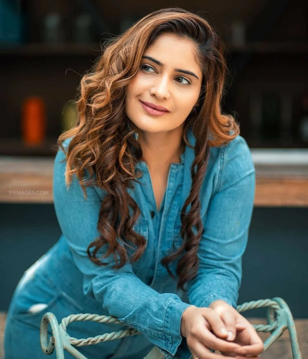 Arti Singh is looking relaxed in a stylish blue jumpsuit