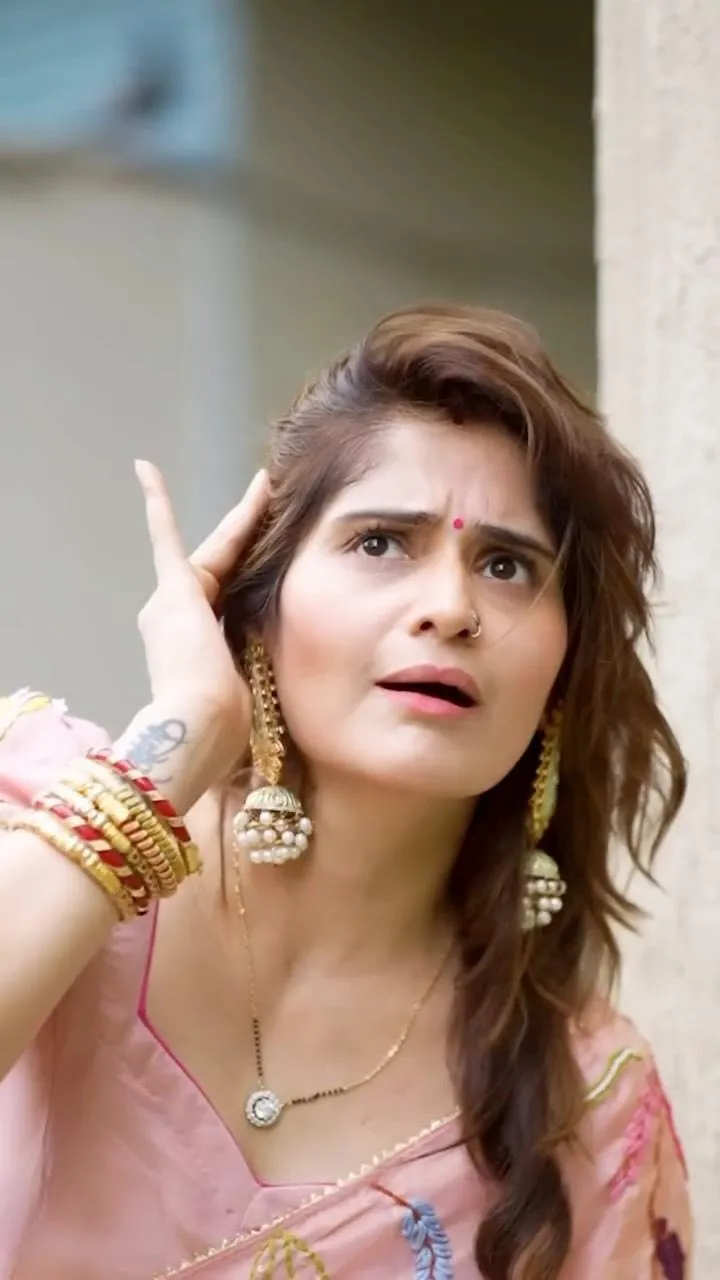 Arti Singh appears thoughtful in a pink ethnic ensemble