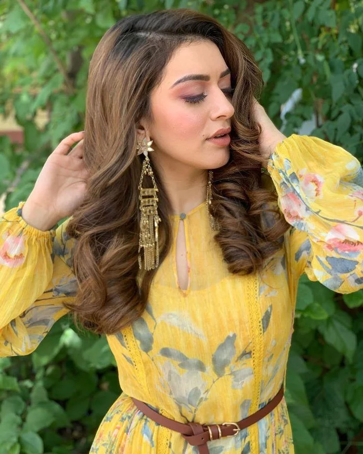 Hansika Motwani in Cute Yellow Dress HD Wallpaper