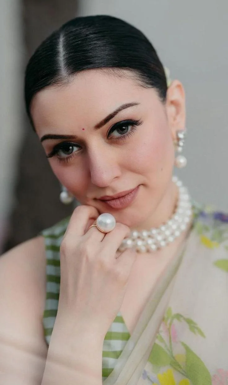 Hansika Motwani in Elegant Blue Saree Stunning HD wallpaper
