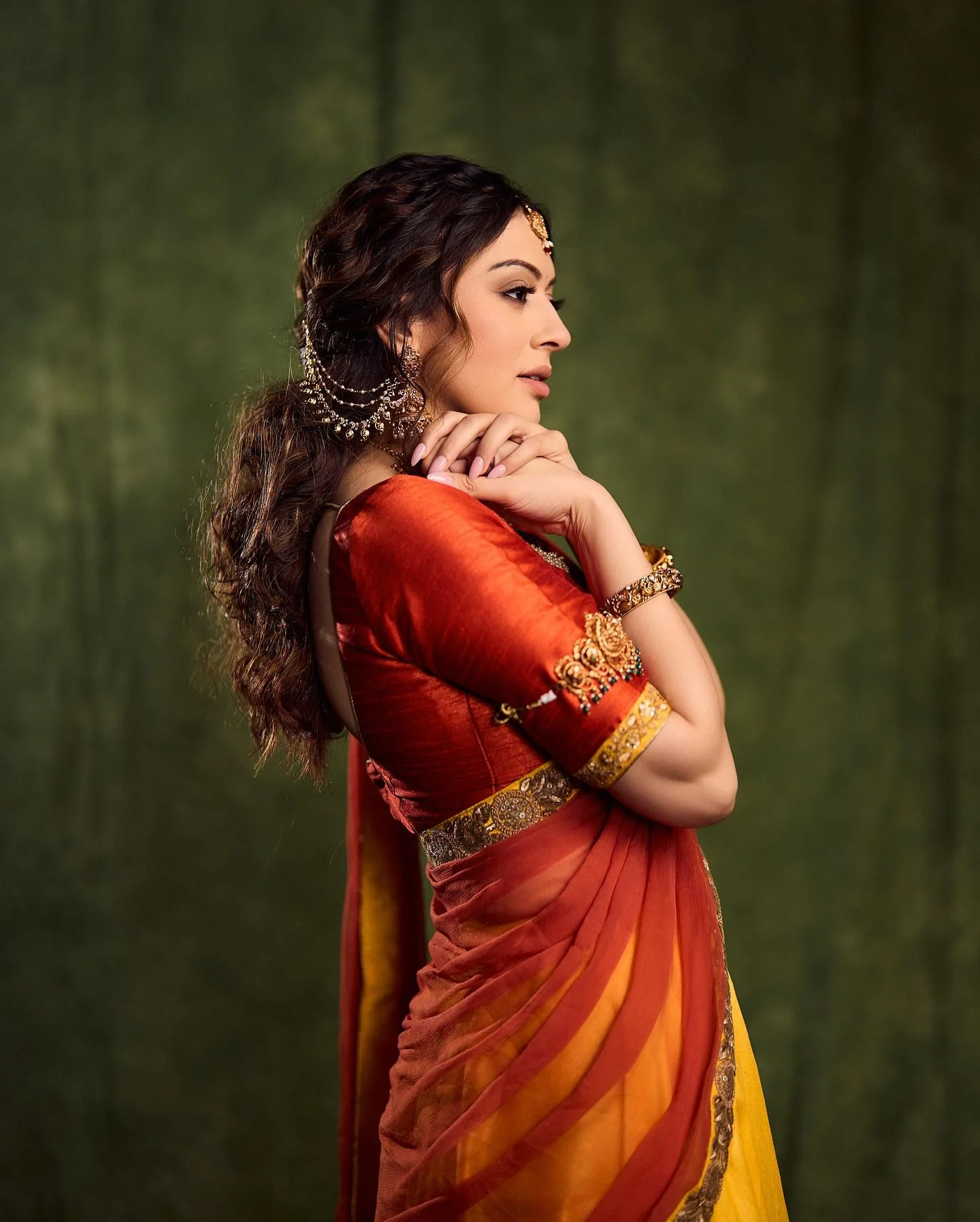 Hansika Motwani in Traditional South Indian Look Wallpaper
