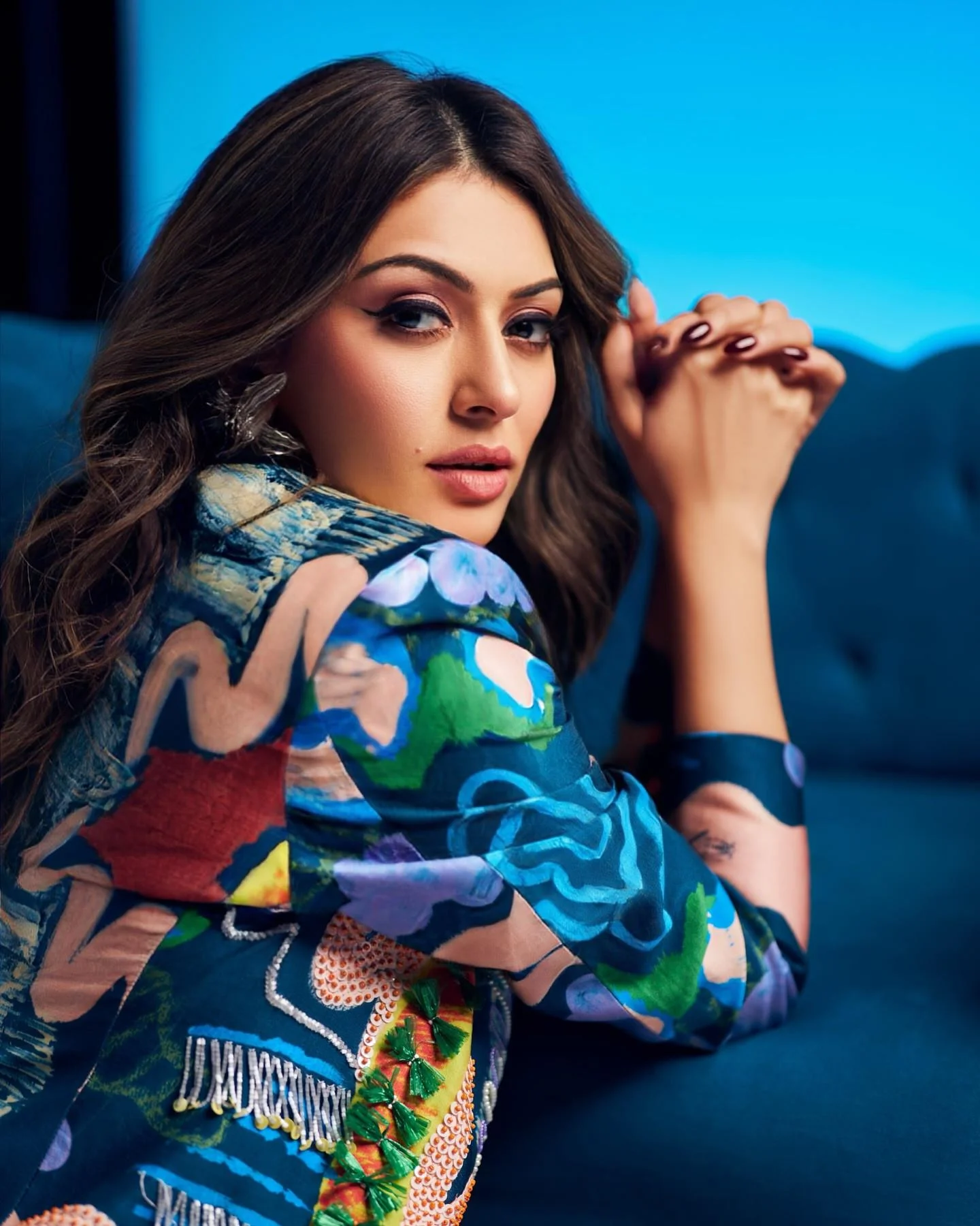Hansika Motwani Stylish Pose in Designer Outfit Hd Wallpaper