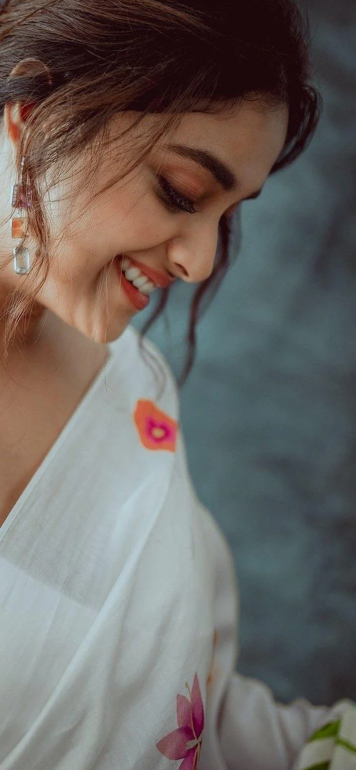 Keerthy Suresh Cute Smile Hd Wallpaper