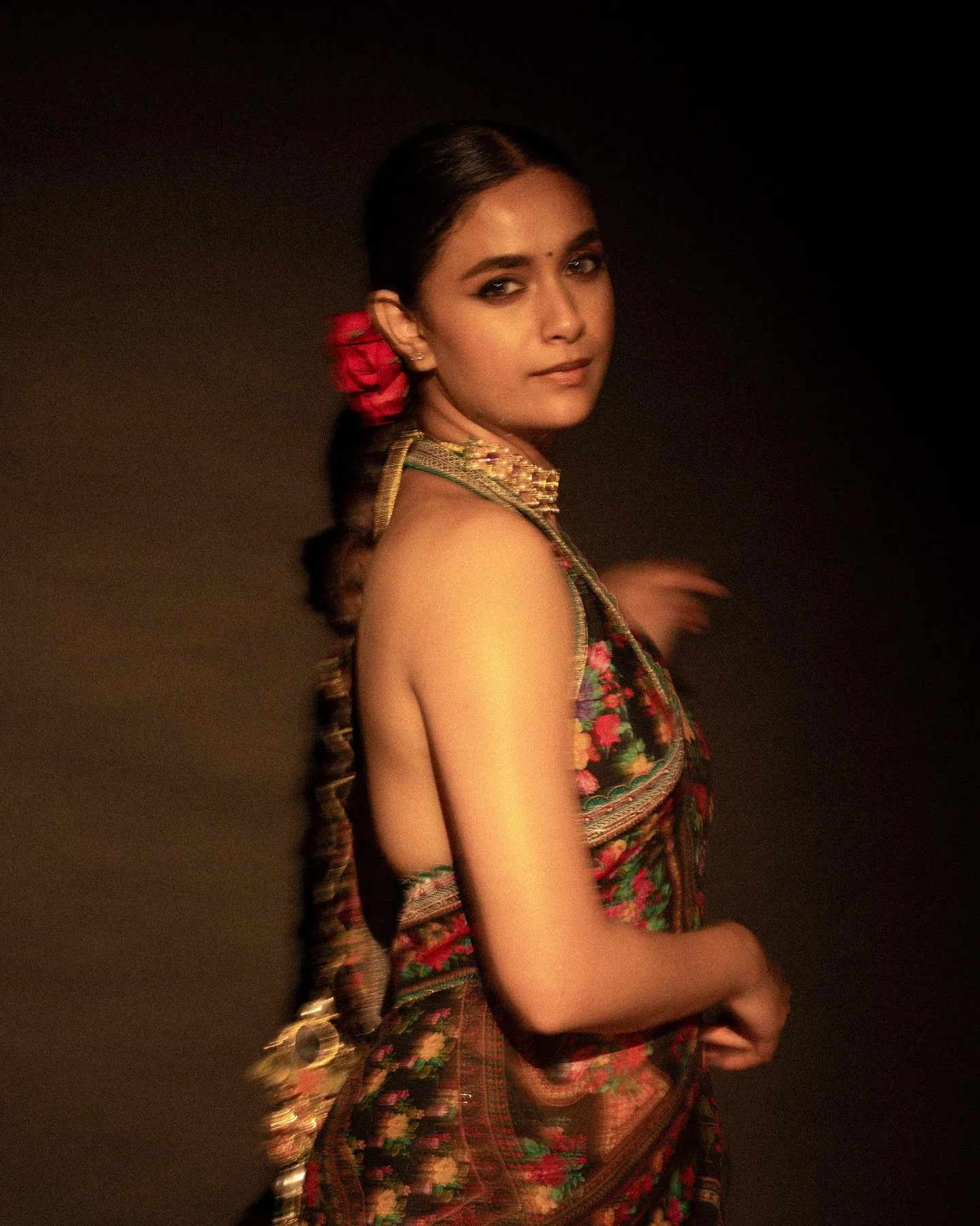 Keerthy Suresh Dazzles in Floral Black Saree Hd Photo