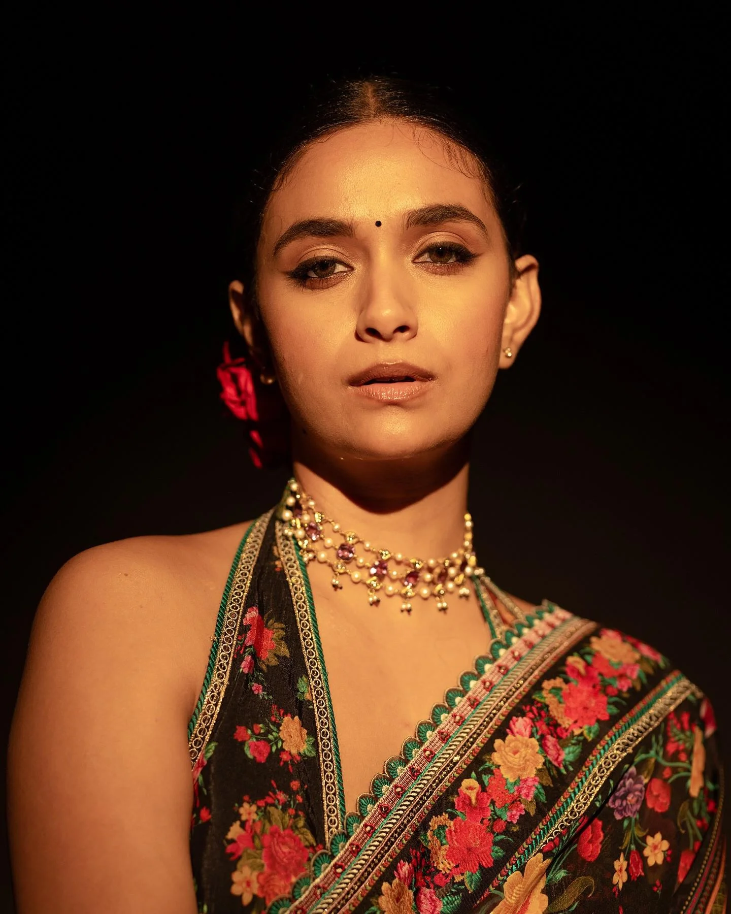 Keerthy Suresh Dazzles in Floral Black Saree Wallpaper