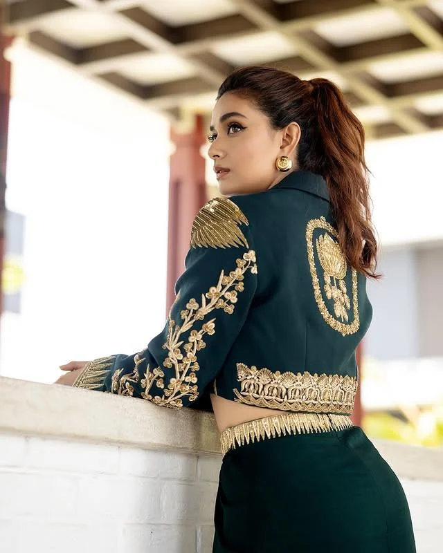 Keerthy Suresh in Stunning Green Embroidered Outfit HD