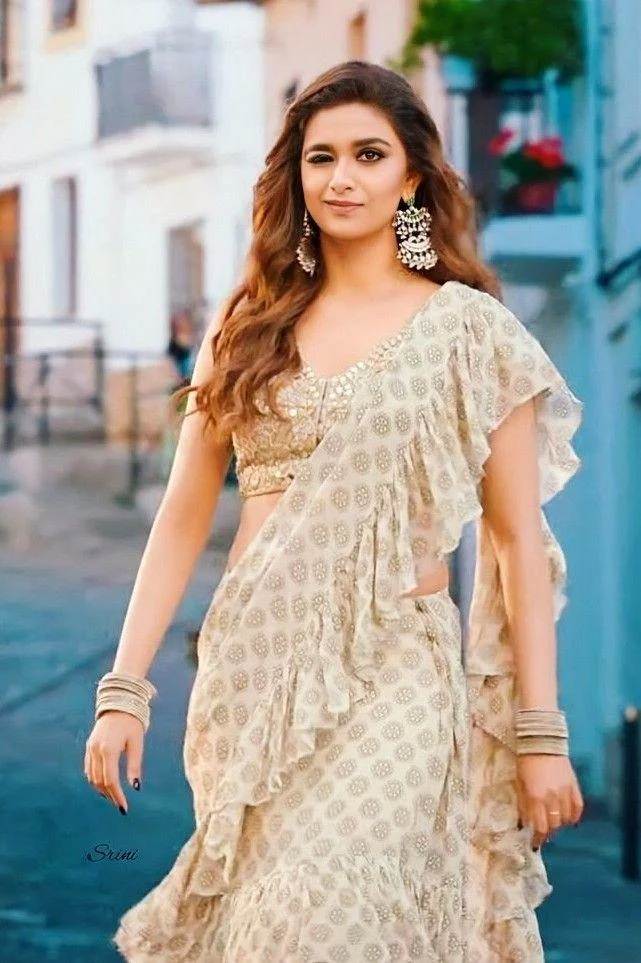 Keerthy Suresh Radiates Elegance in Soft White  Saree Look