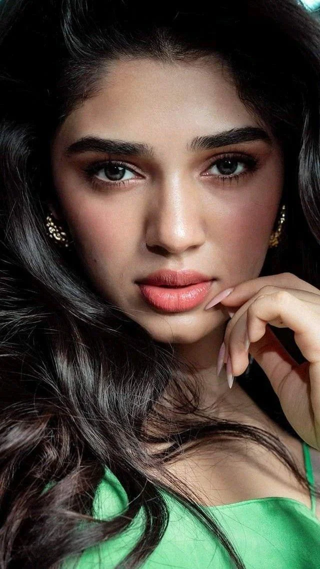 Telugu Actress Krithi Shetty Cute Look Hd Wallpaper
