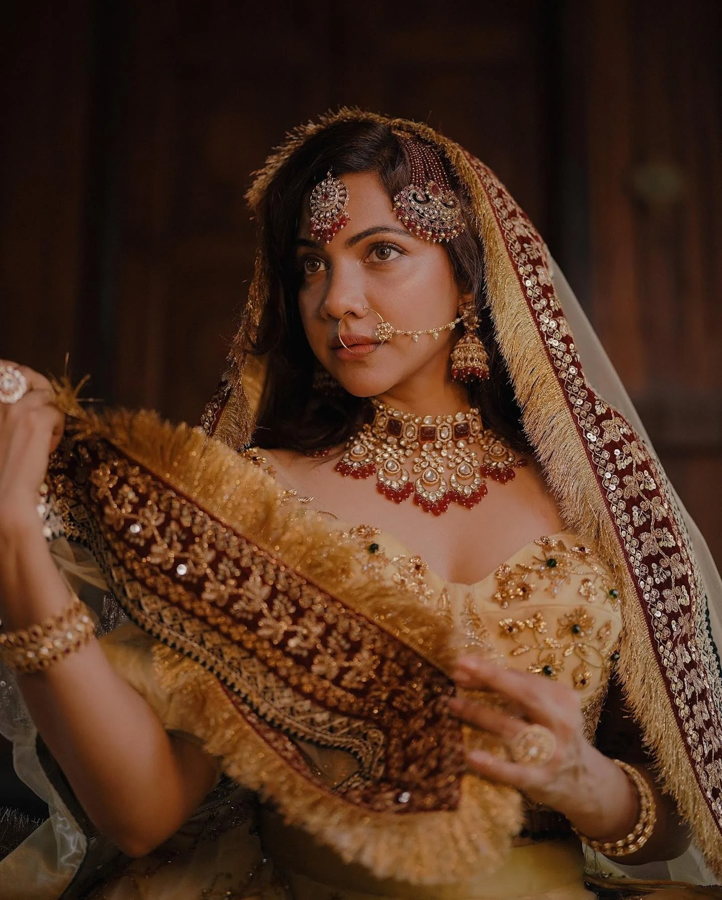 Actress Madonna Ethnic Beauty Hd Wallpaper