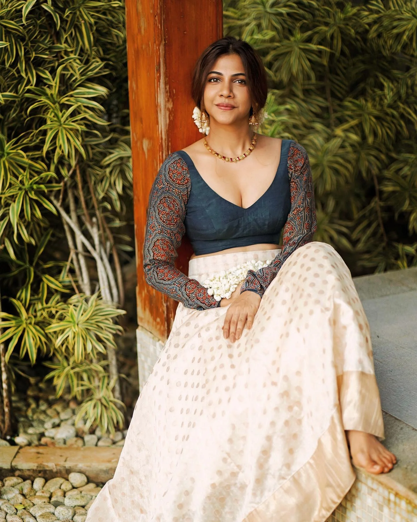 Actress Madonna Sebastian Traditional Look Hd Image