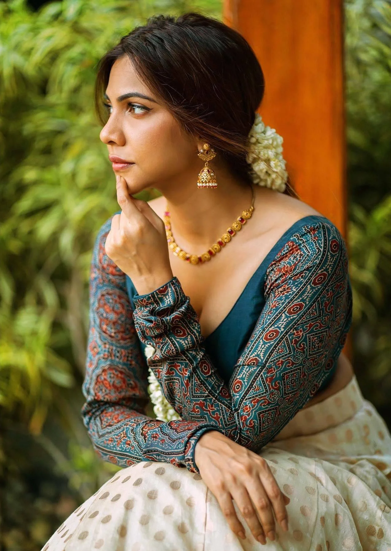 Actress Madonna Sebastian Traditional Look Wallpaper