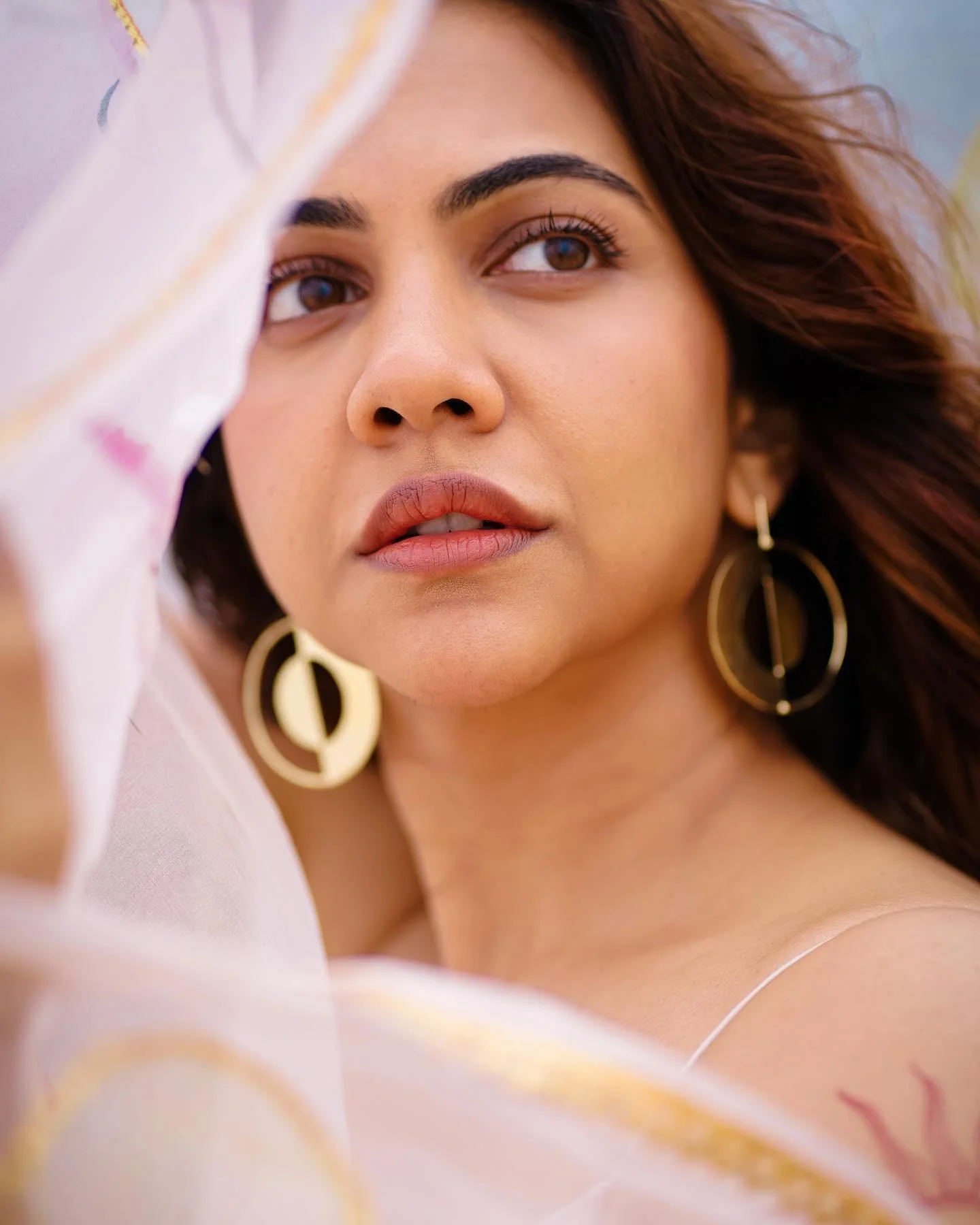 Madonna Sebastian in Pink Floral Saree Hd Wallpaper
