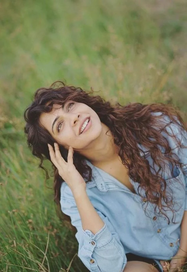 Madonna Sebastian outdoor Photoshoot Hd Wallpaper