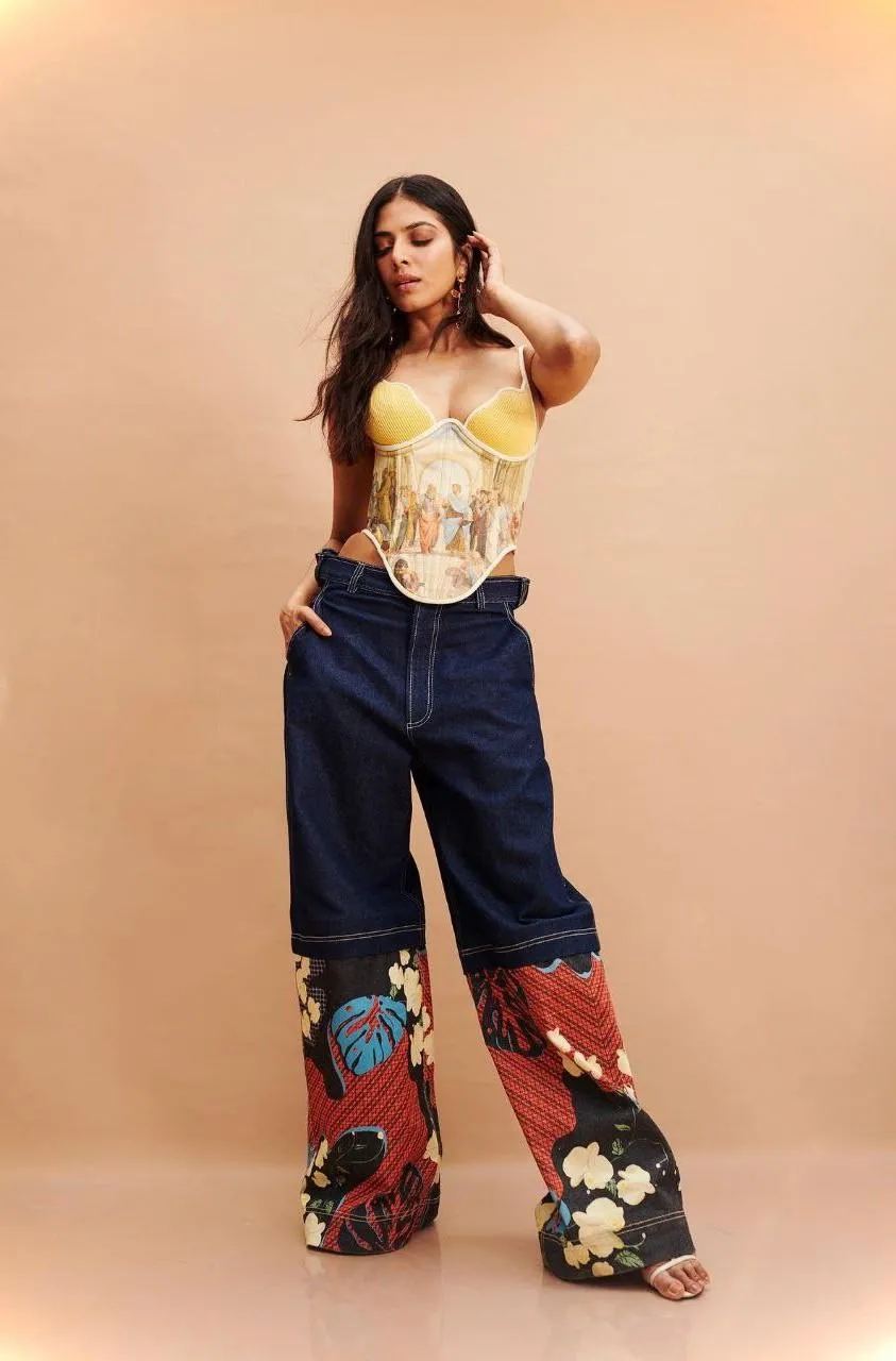 Attractive Malavika Mohanan Street Style in Casual Jeans