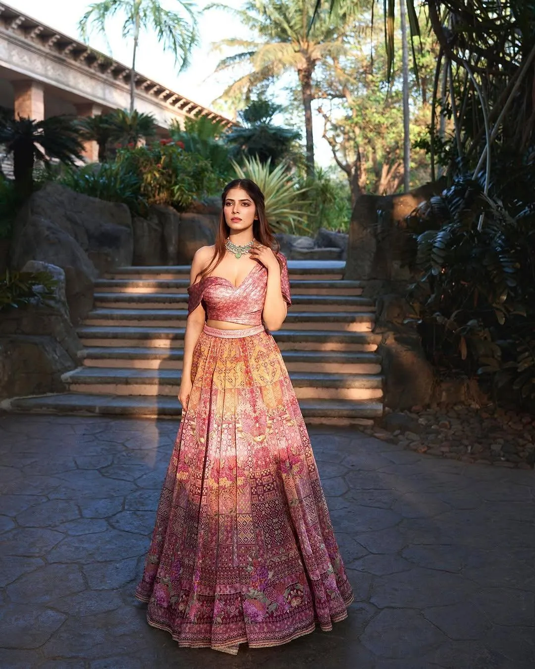 Attractive Malavika Mohanan Stunning Ethnic Fashion Pose