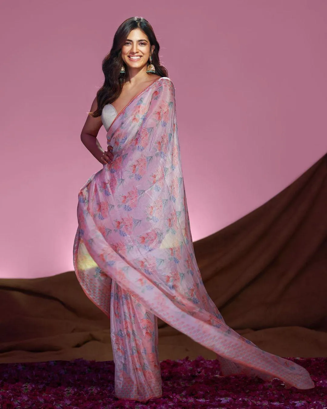 Beautiful Malavika Mohanan Charming Stunning Pink Saree Look